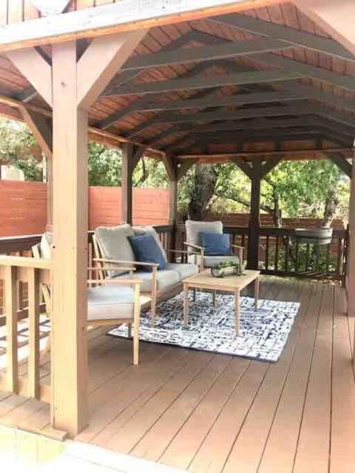 The Longhorn Cabin - Cabins At Rim Rock Austin Bagian luar foto