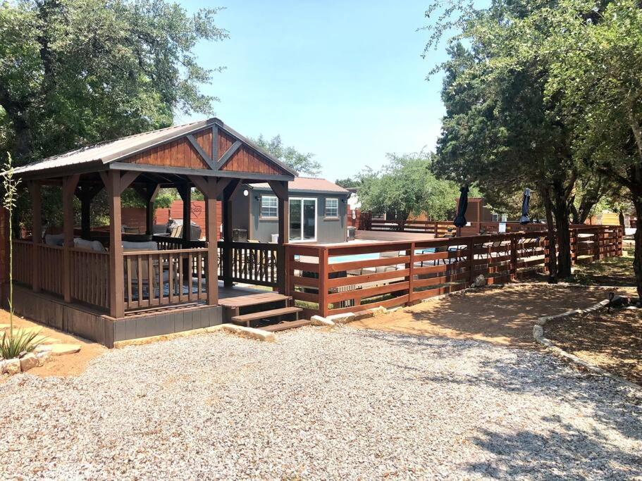 The Longhorn Cabin - Cabins At Rim Rock Austin Bagian luar foto