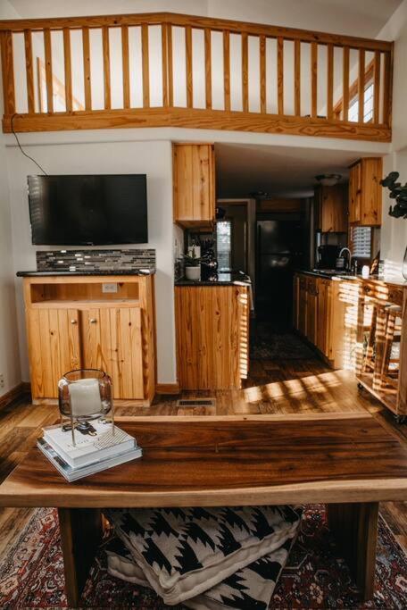 The Longhorn Cabin - Cabins At Rim Rock Austin Bagian luar foto